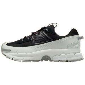 nike-zoom-vomero-5-roam-black-light-silver