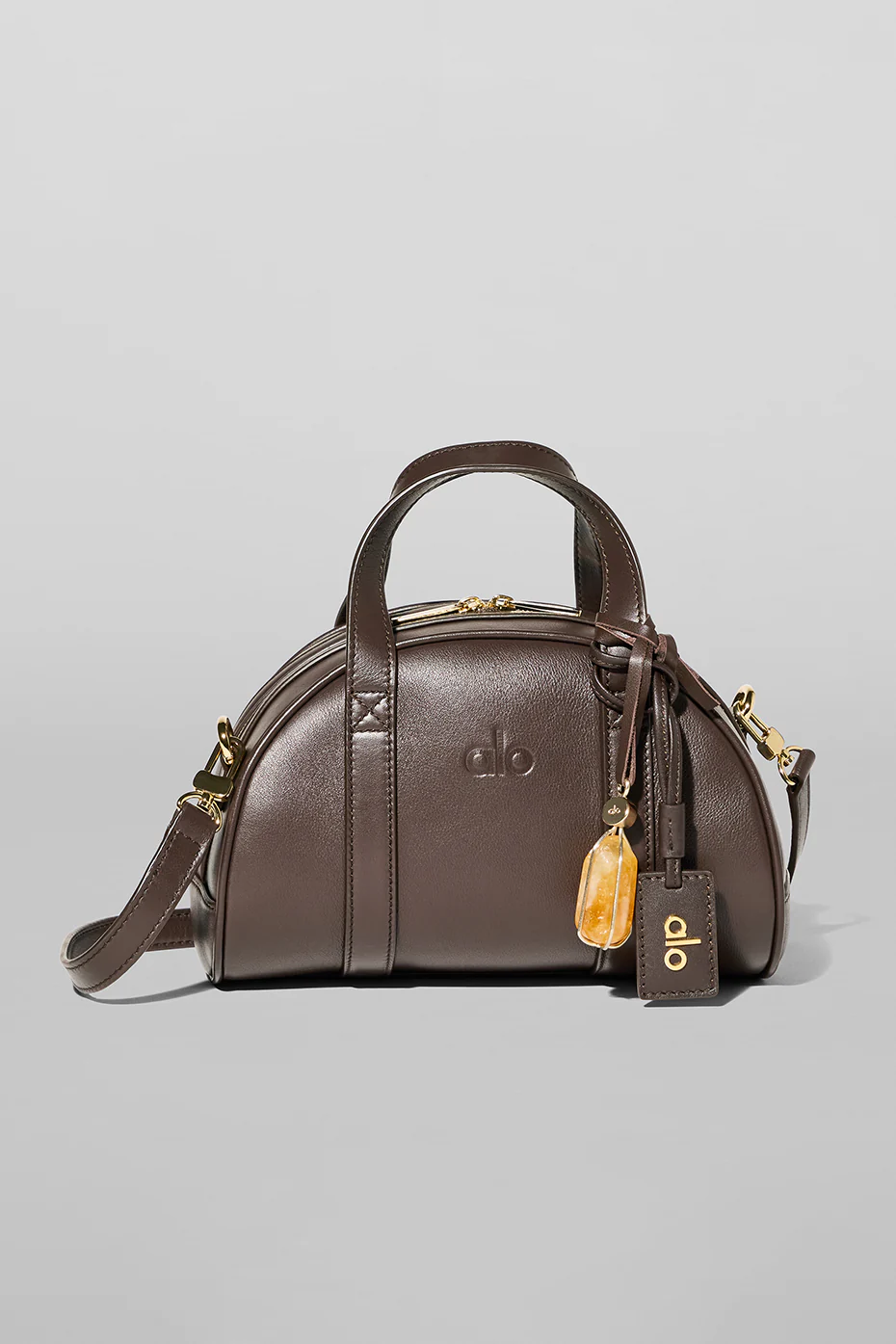Alo Yoga - ALO Mini Odyssey - Espresso Leather